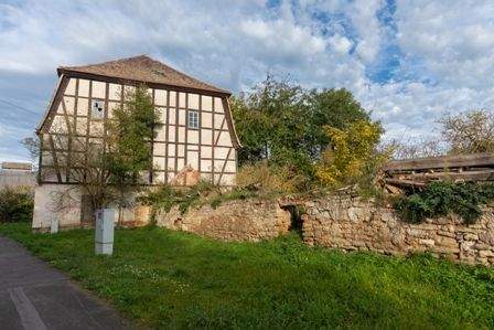 Mehrfamilienhaus, Wohnhaus Kaiserpfalz Wendelstein - 2 Zimmer, 400 m&sup2;, 150.000&euro; | Angebot:26878663