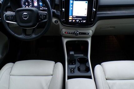 Volvo XC40 124.000 km 22.940 &euro; Düsseldorf 40468