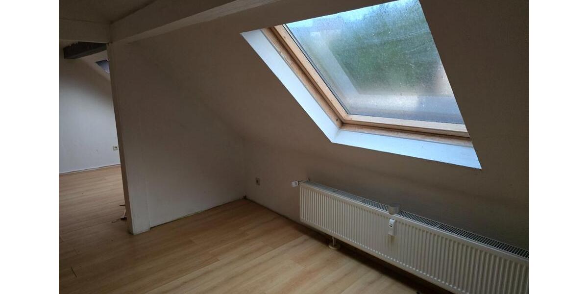 Dachgeschoßwohnung Saarbrücken Neue Bremm - 3 Zimmer, 92 m&sup2;, 1.050&euro; | Angebot:25637813