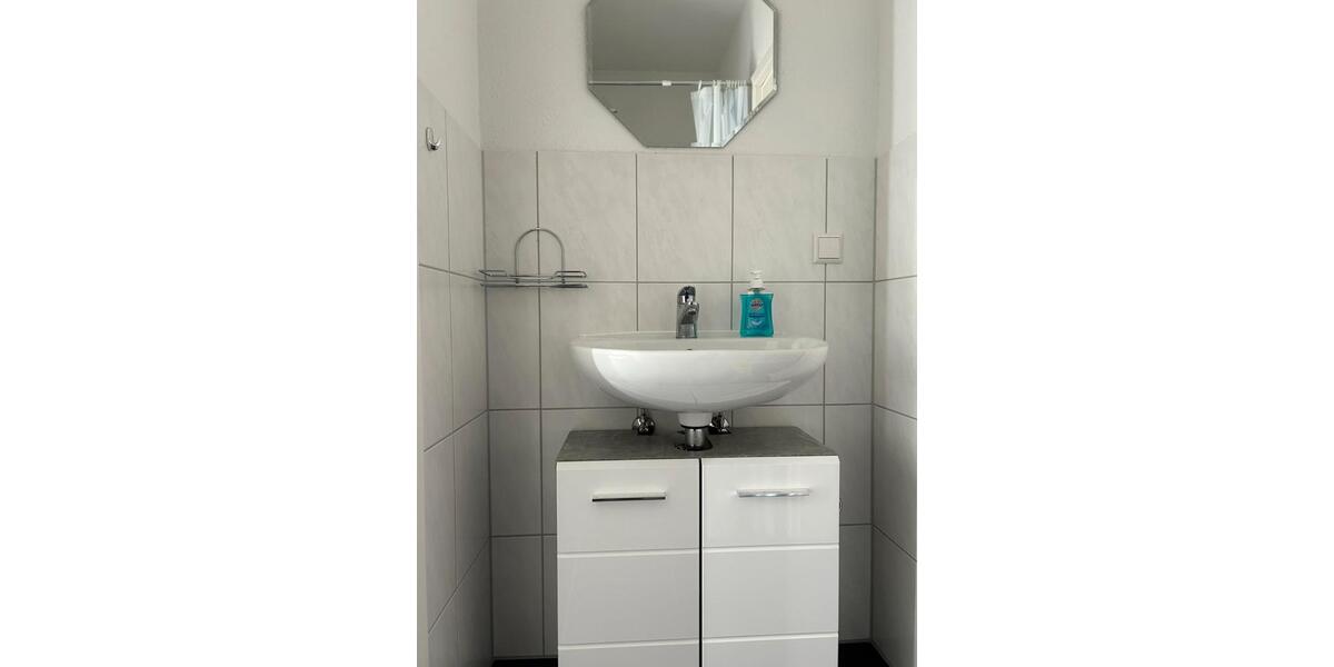 Dachgeschoßwohnung Malchin - 1 Zimmer, 23 m&sup2;, 60&euro; | Angebot:26383313