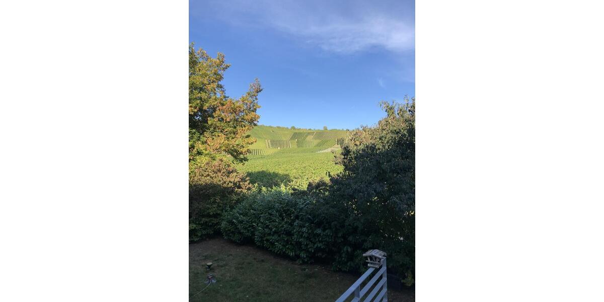 TOP - Großheppach, Maisonette 5-Zi.-Whg. evtl. für Home Office mit EBK, Geschmack und Aussicht! 5 zimmer