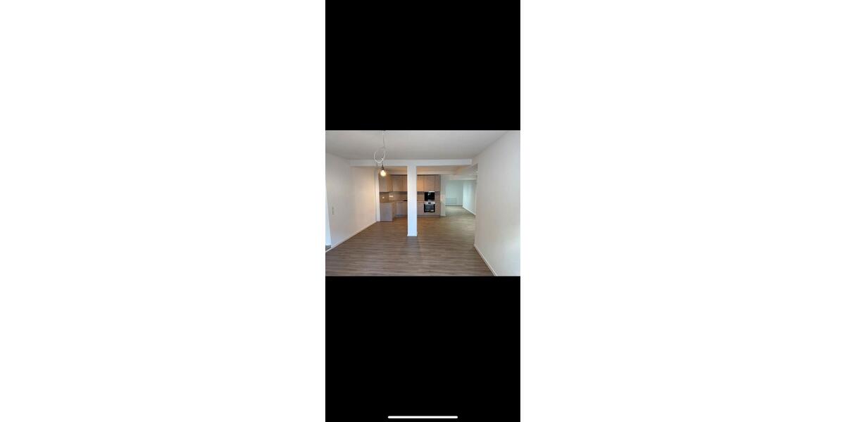 Erdgeschoßwohnung Wendlingen am Neckar - 3.5 Zimmer, 132 m&sup2;, 1.400&euro; | Angebot:22106168