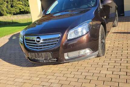 Opel Insignia 215.000 km 2.800 € Lanitz-Hassel-Tal 06628