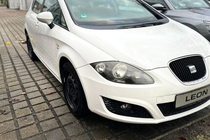 Seat Leon 157.389 km 2.500 &euro; Taucha 04425