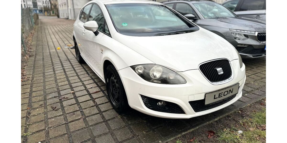 Seat Leon 157.389 km 2.500 &euro; Taucha 04425
