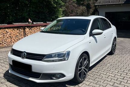 VW Jetta 124.000 km 9.200 &euro; Taufkirchen 82024