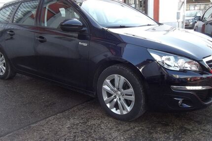 Peugeot 308 175.000 km 8.399 &euro; Berlin 12277
