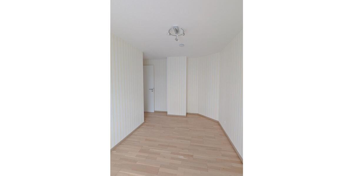 Erdgeschoßwohnung Backnang - 3.5 Zimmer, 93 m&sup2;, 1.350&euro; | Angebot:26291529