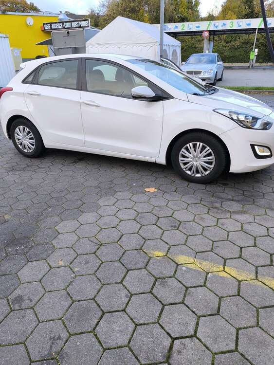 Hyundai i30 78.000 km 6.200 € Brauck (Gladbeck) 45968