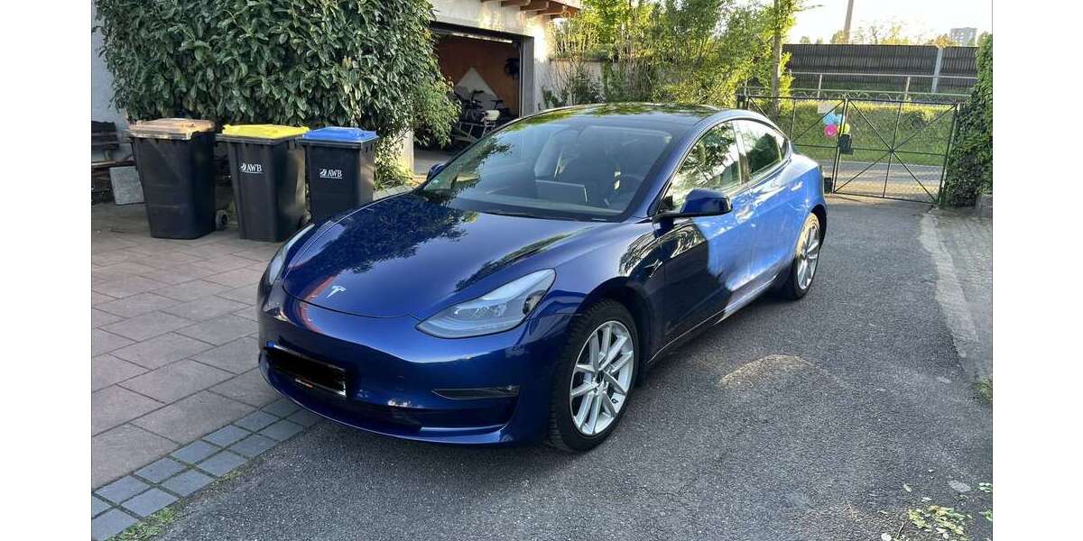 Tesla Model 3 49.100 km 31.000 &euro; Köln 51063