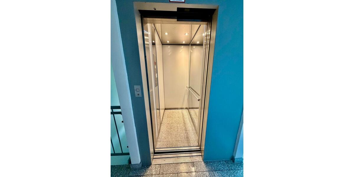 Dachgeschoßwohnung Gotha - 2 Zimmer, 80 m&sup2;, 990&euro; | Angebot:26511810