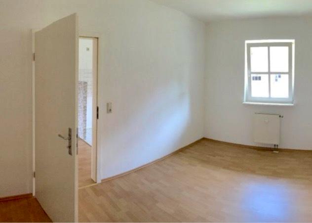 2-Zimmer-Wohnung mit EBK und Balkon