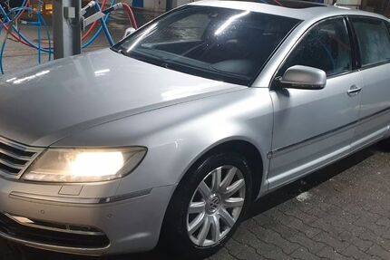 VW Phaeton 305.000 km 7.999 &euro; Frankfurt 60437