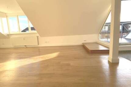 Wohnung Hamburg Uhlenhorst - 3 Zimmer, 77 m&sup2;, 1.650&euro; | Angebot:26349837