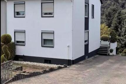 Gepflegtes Einfamilienhaus, mit großem Garten und Stellplatz 5 zimmer