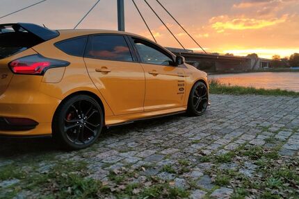 Ford Focus 118.169 km 15.800 € Ettlingen 76275