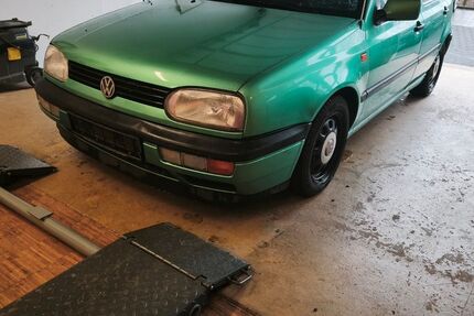 VW Golf 162.000 km 1.500 &euro; Wissen 57537