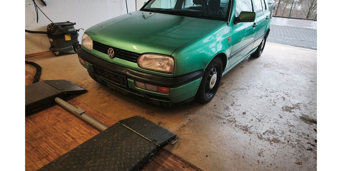 VW Golf 162.000 km 1.500 &euro; Wissen 57537