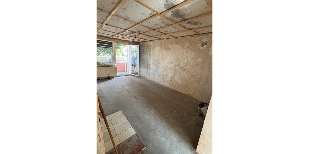 Eigentumswohnung mit MATERIAL zu verkaufen 3-Raum mit Balkon 3 zimmer