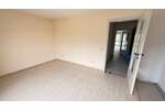 Helle ruhige 2-3 Zimmerwohnung mit Balkon + Garage