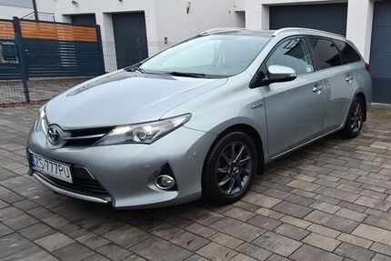 Toyota Auris Touring Sports 331.000 km 7.999 &euro; locknitz 17321