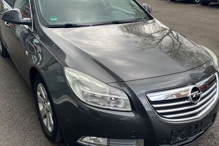 Opel Insignia 109.000 km 5.699 &euro; Recklinghausen 45663