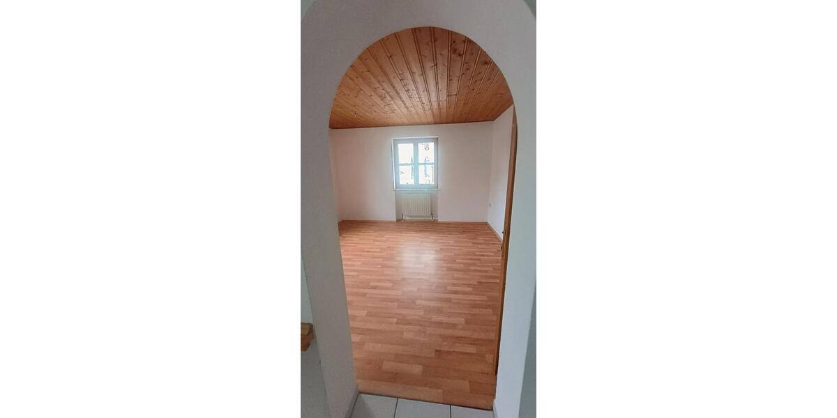 Maisonettenwohnung Freudenberg - 7 Zimmer, 120 m&sup2;, 700&euro; | Angebot:26680193