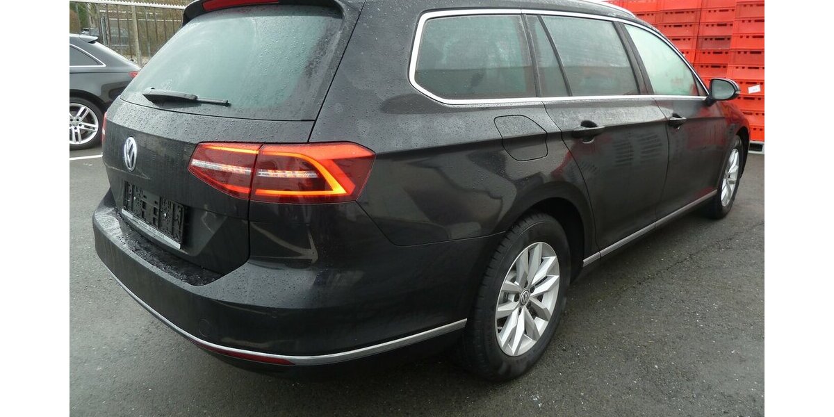 VW Passat 2.0 TDI Highline DSG Leder STH Navi 110.000 km 14.900 &euro; Ratingen 40885
