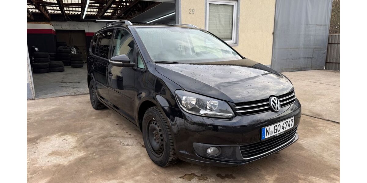 VW Touran 204.000 km 7.000 &euro; Nürnberg 90439
