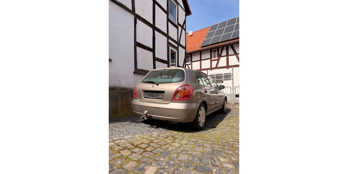 Nissan Almera 110.000 km 2.300 &euro; Hardegsen 37181