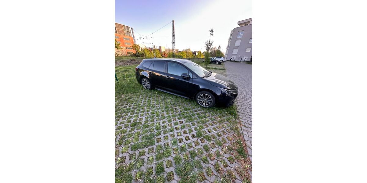 Toyota Corolla 306.000 km 11.800 &euro; Frankfurt 60386