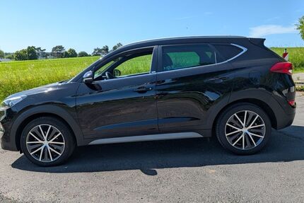 Hyundai TUCSON 133.500 km 14.900 &euro; Stadtallendorf 35260