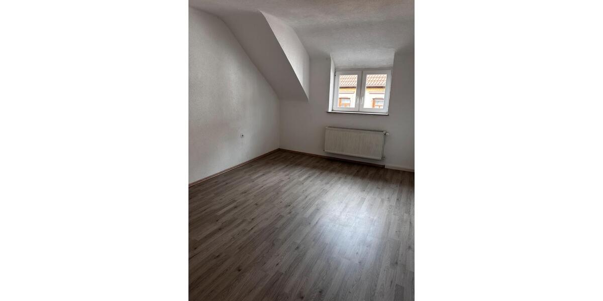 Dachgeschoßwohnung Neunkirchen Heinitz - 3 Zimmer, 90 m&sup2;, 650&euro; | Angebot:26413145