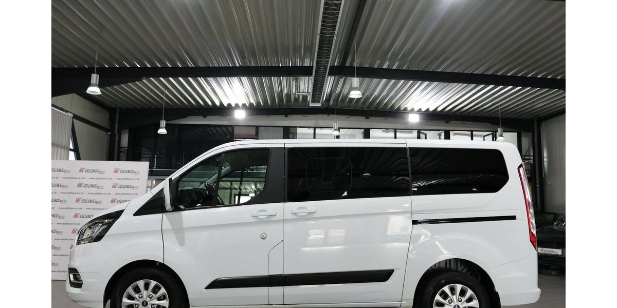 Ford Tourneo Custom 2.0 TDCI 320 L1 / 8-SITZER / NAVI 167.000 km 25.998 &euro; Hamm 59077