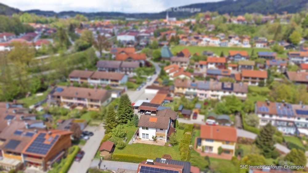 Haus zum Kaufen in Siegsdorf 590.000 € 150 m² 7 zimmer