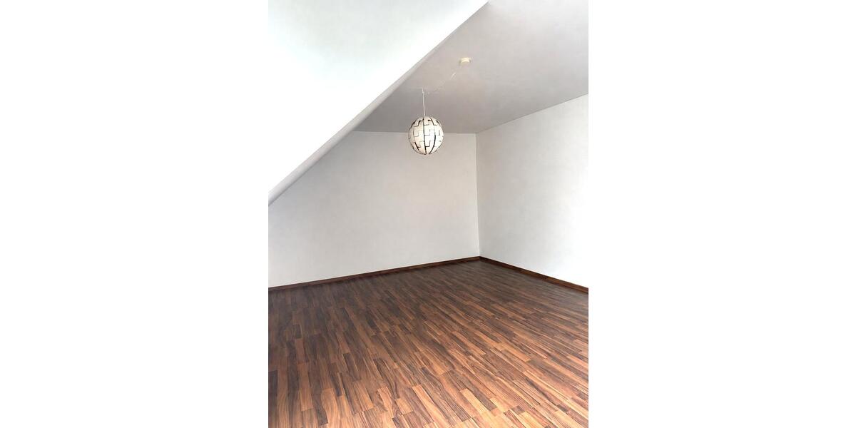 Dachgeschoßwohnung Wilsdruff - 3 Zimmer, 77 m&sup2;, 690&euro; | Angebot:26691500
