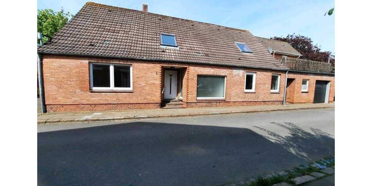 Einfamilienhaus Lunden - 7 Zimmer, 240 m&sup2;, 110.000&euro; | Angebot:27184361