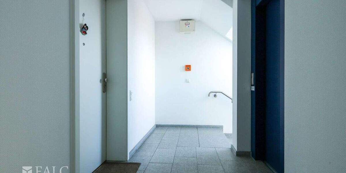 Etagenwohnung Grevenbroich Stadtmitte - 4 Zimmer, 110 m&sup2;, 349.000&euro; | Angebot:25645446