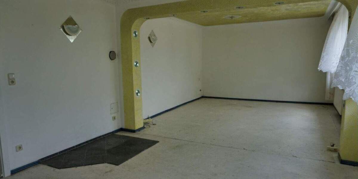 Mehrfamilienhaus, Wohnhaus Britz - 7 Zimmer, 264 m&sup2;, 294.000&euro; | Angebot:25685989