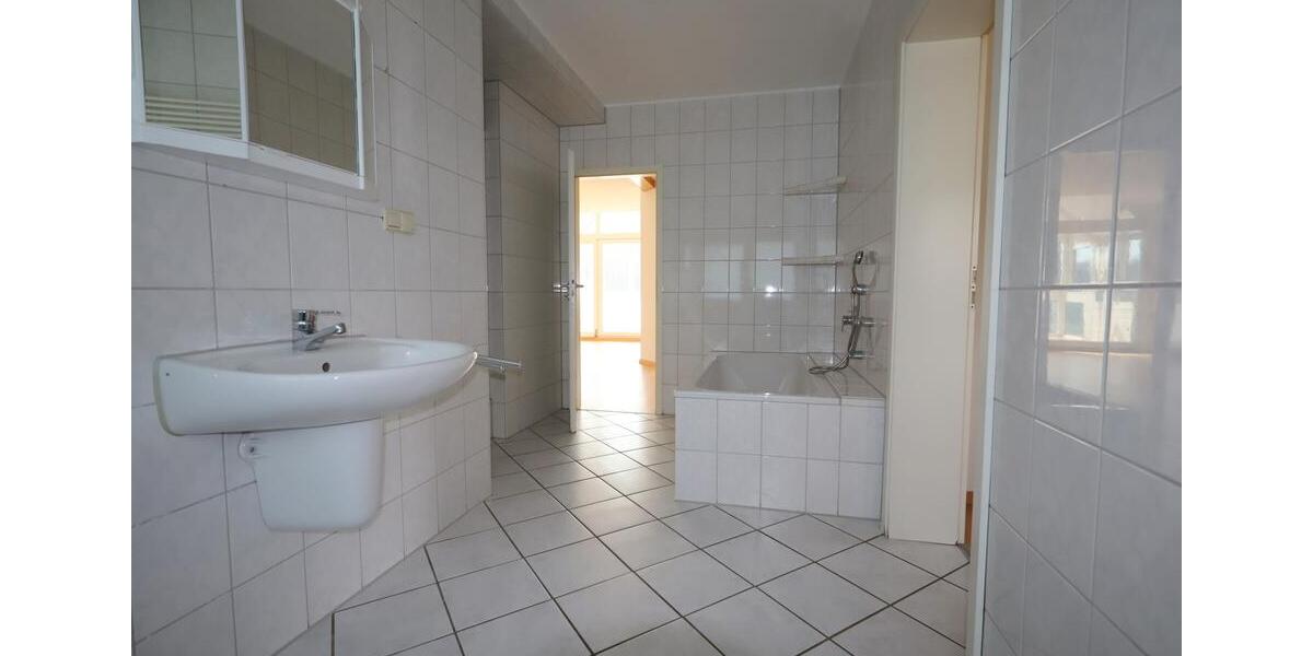 Maisonettenwohnung Büren - 4 Zimmer, 180 m&sup2;, 990&euro; | Angebot:25900426