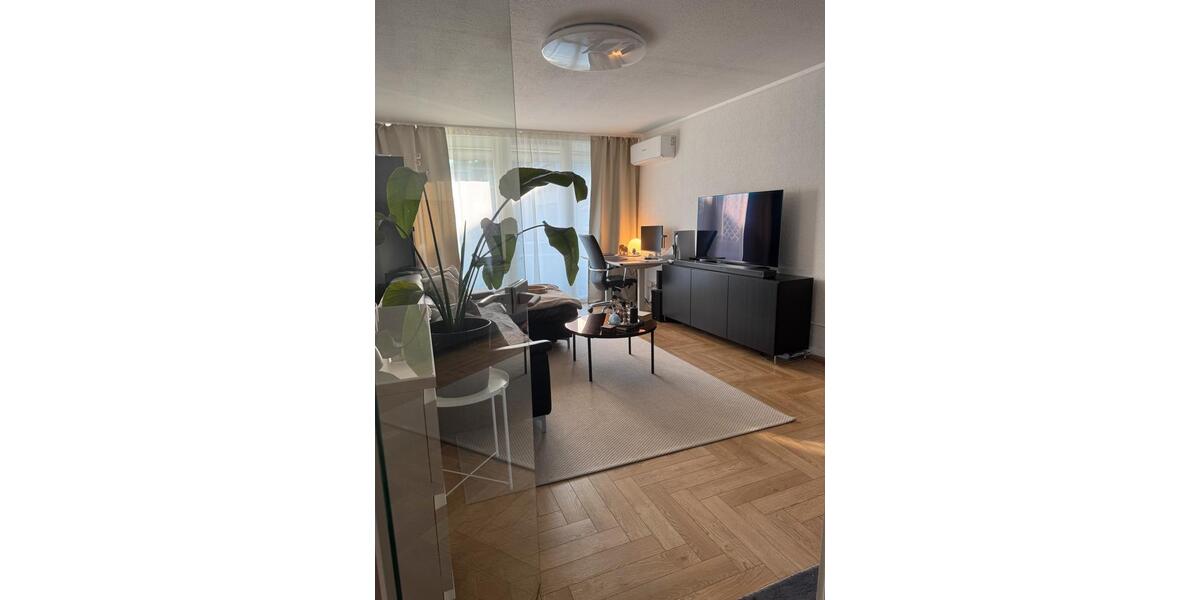 Helle 2-Zimmer-Wohnung mit Balkon, TG-Stellplatz & neuer Heizung 2 zimmer