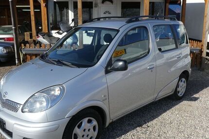 Toyota Yaris 126.230 km 3.000 &euro; Dresden 01219