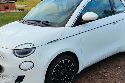 Fiat 500e 21.300 km 22.999 &euro; Diensdorf 15864