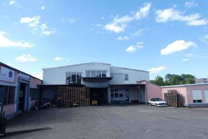 Halle in Neunkirchen 2.950.000 € 5700 m²