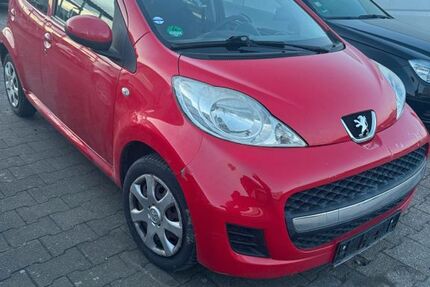 Peugeot 107 177.000 km 1.800 &euro; Bonn 53227