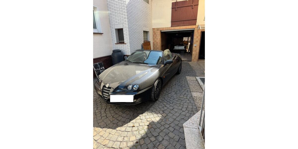Alfa Romeo Spider 100.500 km 7.750 &euro; Ringgau 37296
