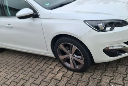 Peugeot 308 113.000 km 7.200 € Haiterbach 72221