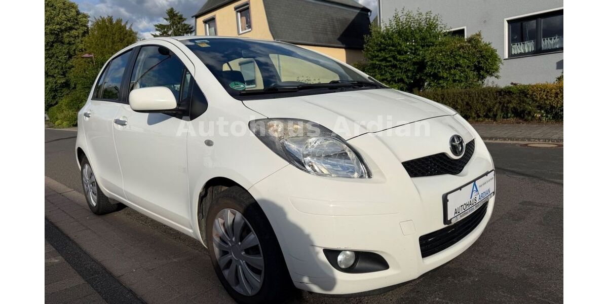 Toyota Yaris 105.700 km 4.499 &euro; Kirchberg 55481