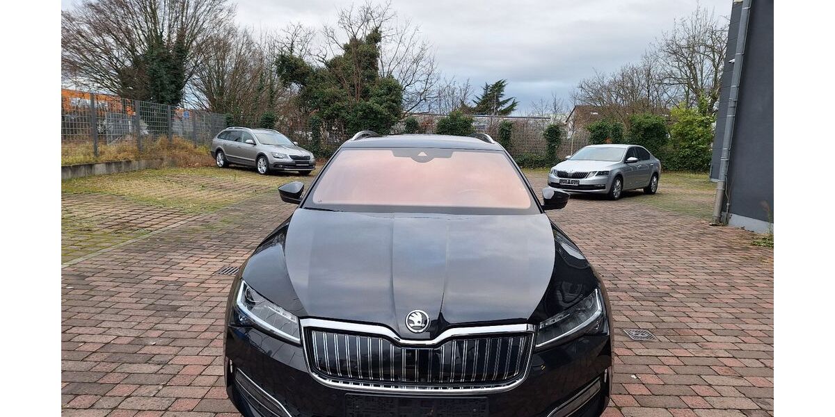 Skoda Superb 9.500 km 30.990 € Darmstadt 64293