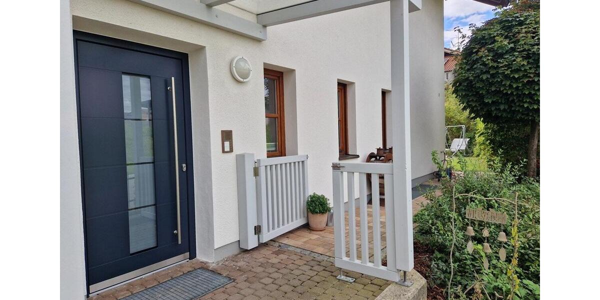 Etagenwohnung Tann - 8 Zimmer, 170 m&sup2;, 1.250&euro; | Angebot:26407154